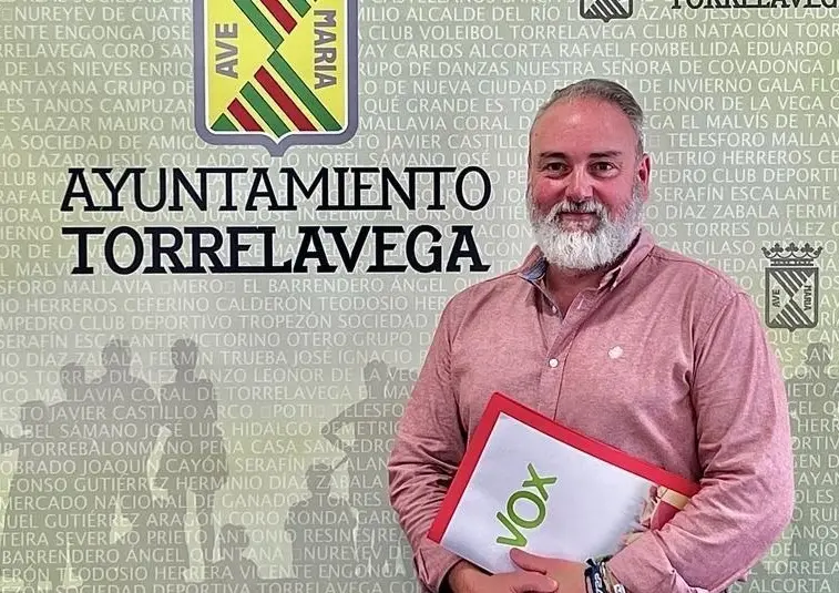 El portavoz de Vox Torrelavega, Roberto García Corona