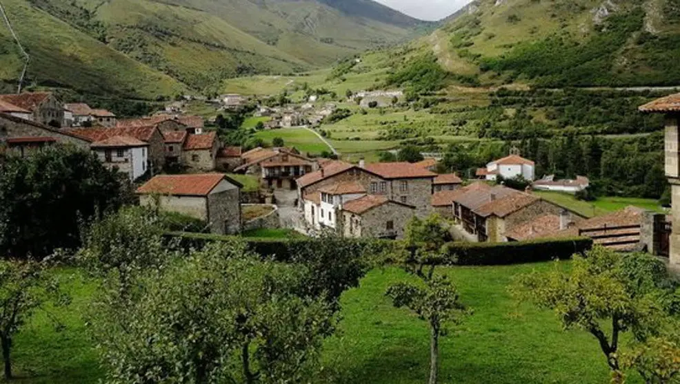 Ley de Ordenación del Territorio y Urbanismo de la comunidad autónoma