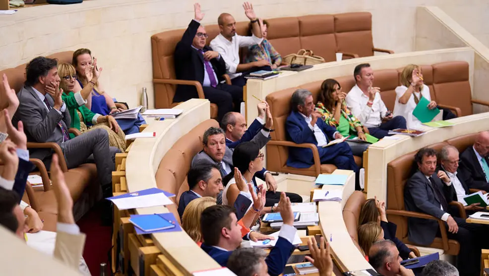 Pleno del Parlamento de Cantabria