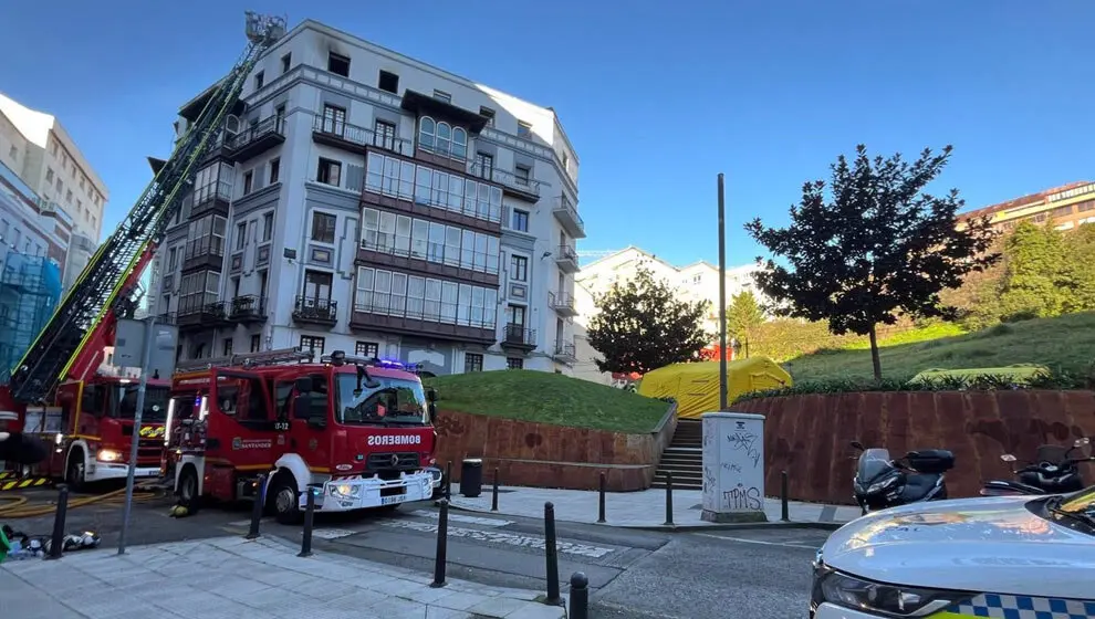 Efectivos trabajando en el incendio