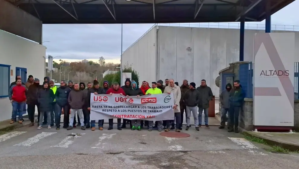 Huelga de los trabajadores de la fábrica de Altadis en Entrambasaguas el pasado 9 de enero | Foto- UGT