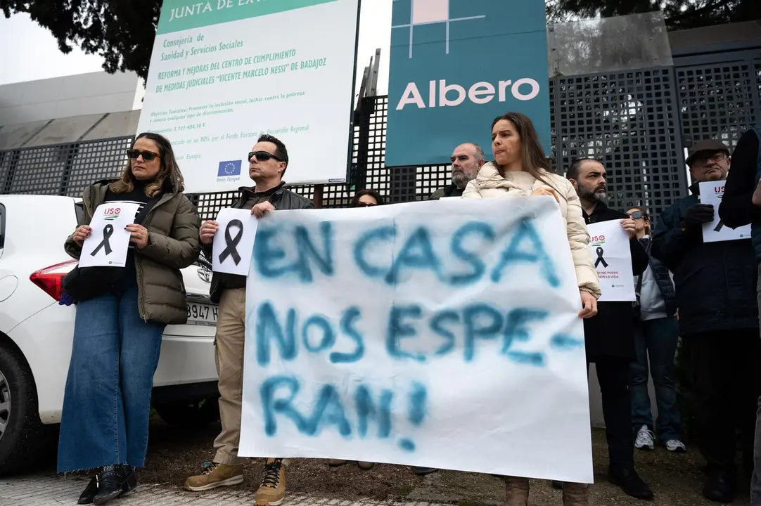 Manifestación por la Educadora social asesinada en un piso tutelado por tres menores en Badajoz