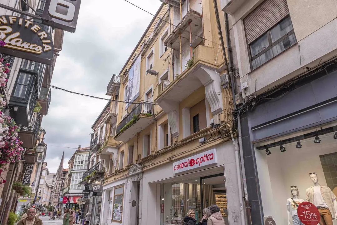 Edificio donde se han proyectado viviendas en la calle Consolación