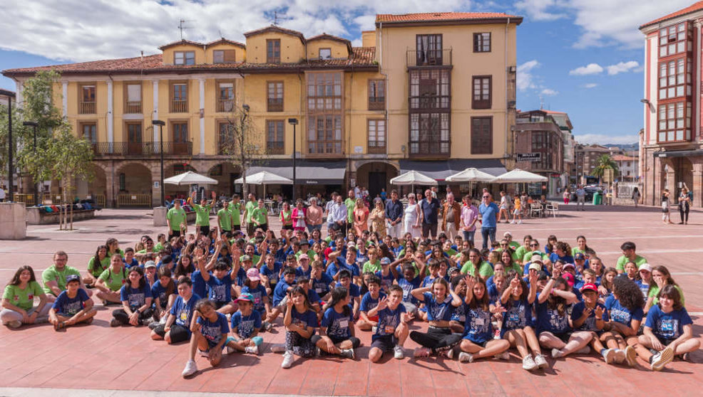 Inauguración del campamento del SOAM en Torrelavega