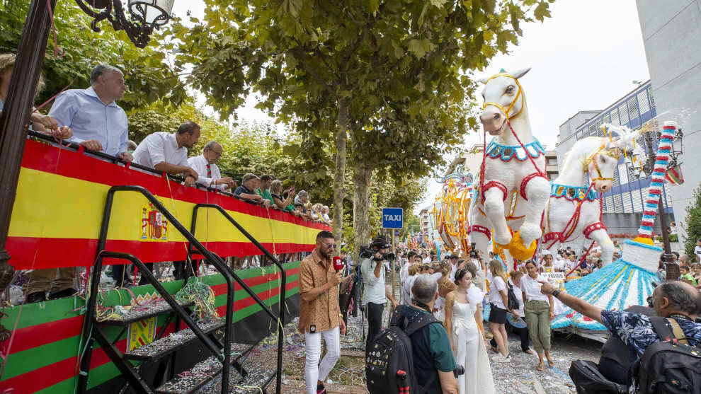 Gala Floral de Torrelavega 2023, en la que ha ganado la carroza 'La hora mágica', de Francis 2