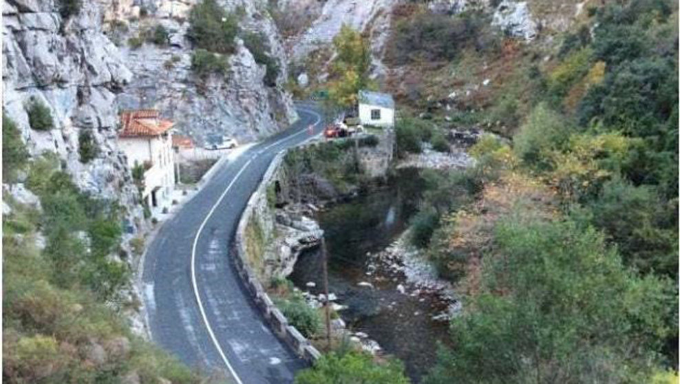 Carretera del Desfiladero de la Hermida