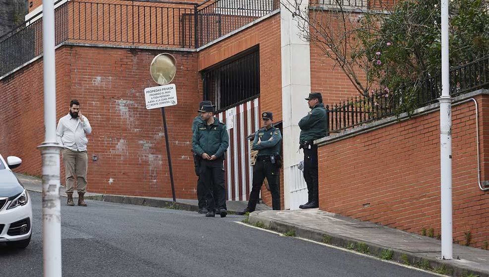 Su hermano, de 13 años -que también estaría involucrado en los hechos pero que es inimputable al tener menos de catorce- ha ingresado en un centro de protección de menores, por indicación del fiscal