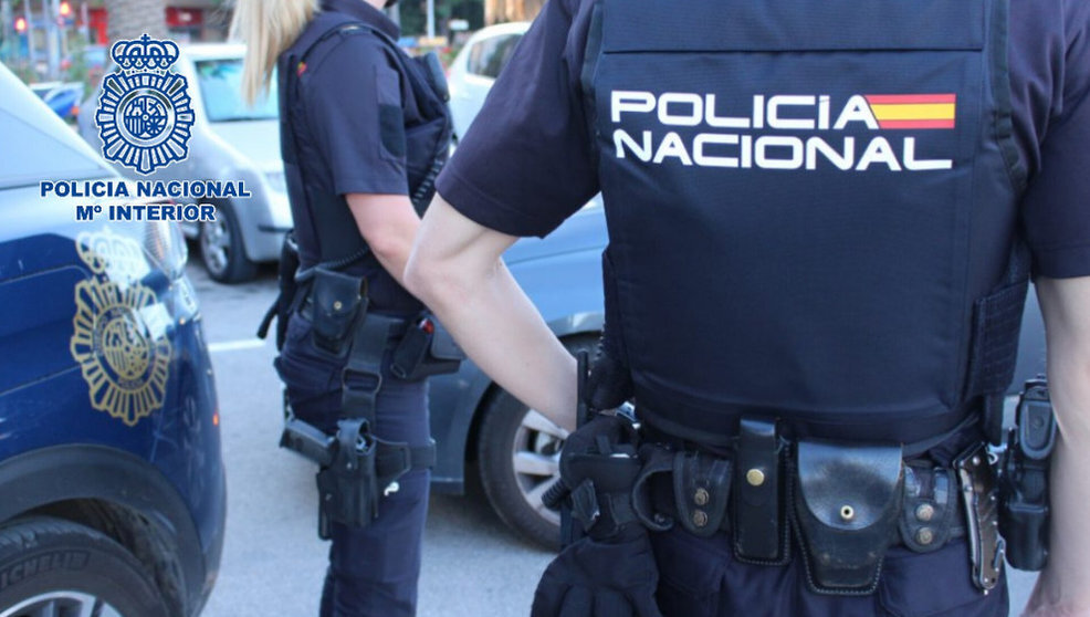 Agentes de Policía Nacional