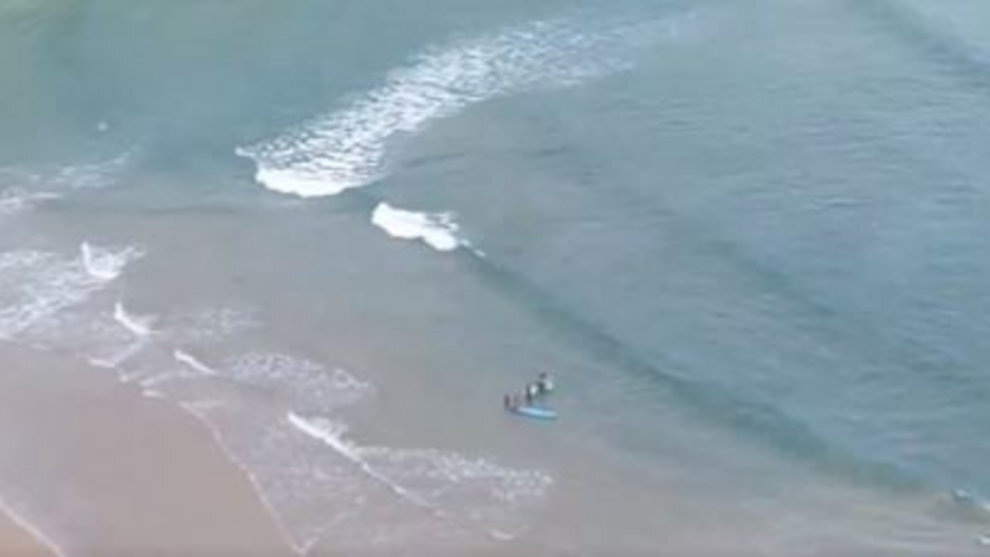 Surfistas en el agua