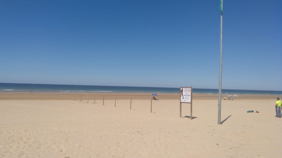 Zona habilitada para mascotas en la playa de Helgueras | Foto de archivo