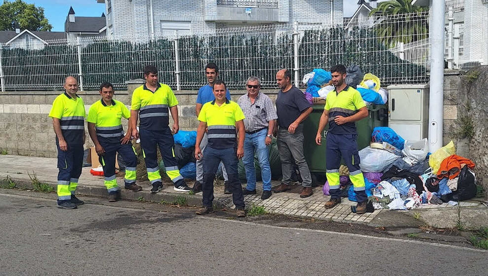 Trabajadores del servicio de recogida de basuras de la Mancomunidad El Brusco