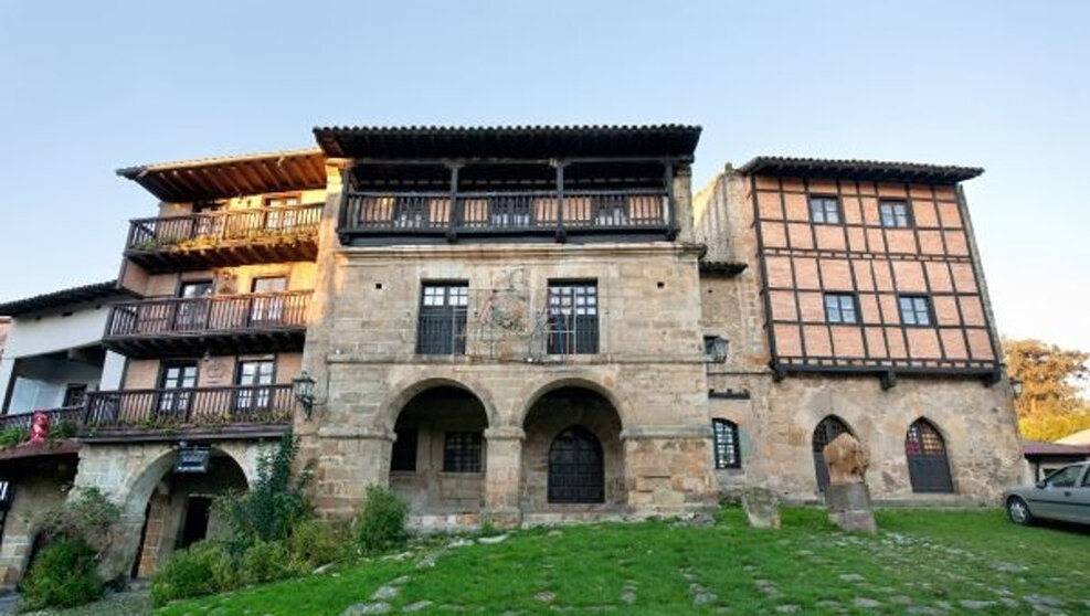 Casas del Águila y la Parra en Santillana del Mar