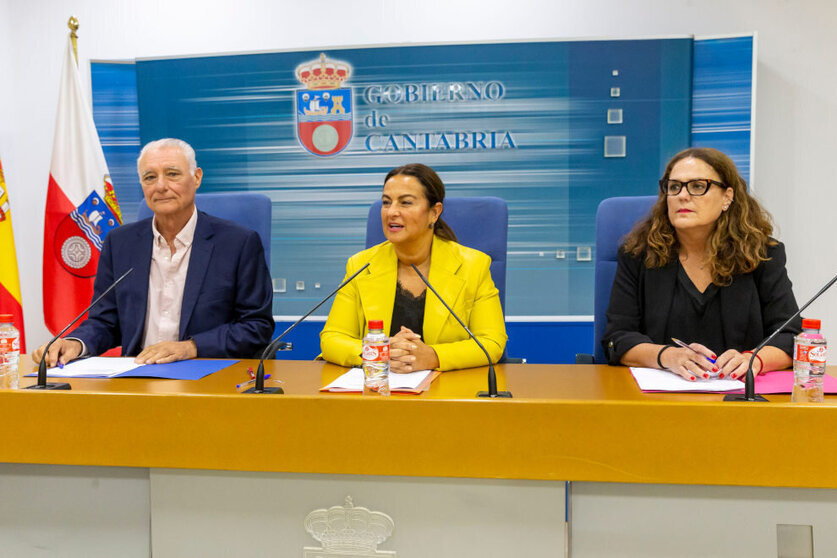 La consejera de Familias, Begoña Gómez del Río, en rueda de prensa