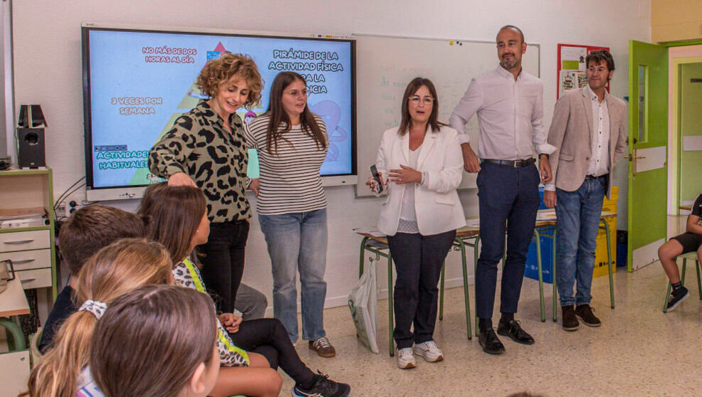 Inicio de los talleres de AMAT en los centros educativos de Torrelavega