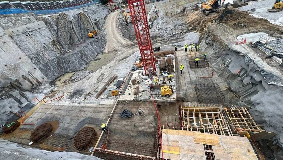 Excavación en la parcela de Puertochico y la losa de cimentación de las obras del futuro MUPAC