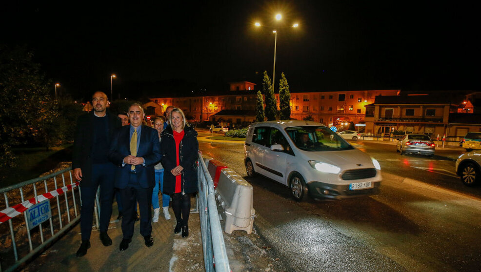 Media visita junto al alcalde la reapertura del tráfico en el Puente