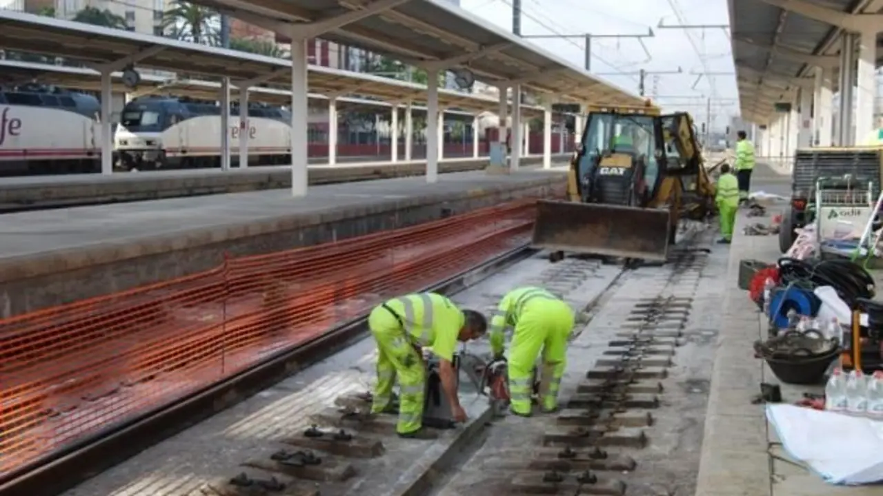 Adif ha sacado a licitación dos contratos ferroviarios por un importe conjunto de 6,9 millones de euros