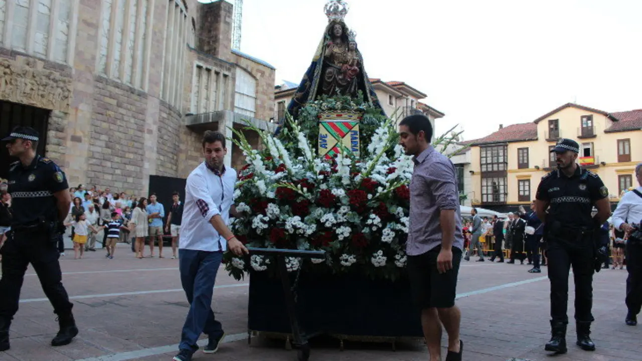 Procesión Virgen Grande