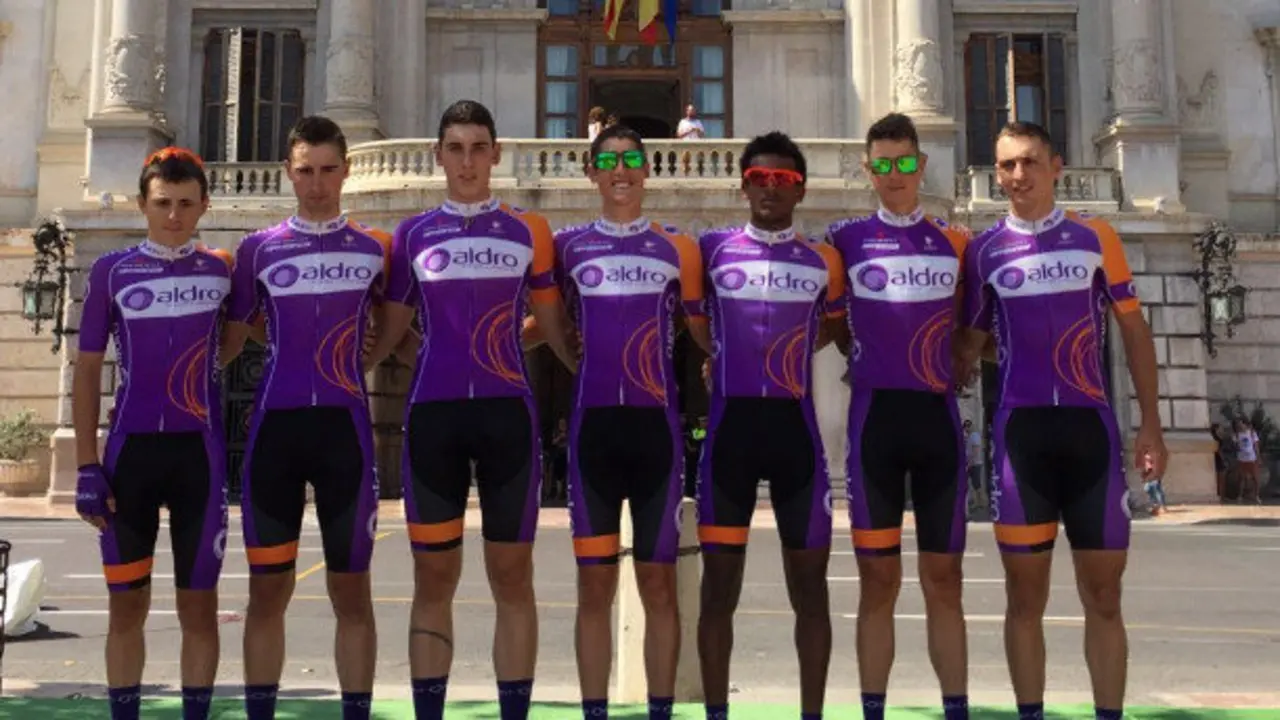 Casillas, junto a compañeros del Aldro Team