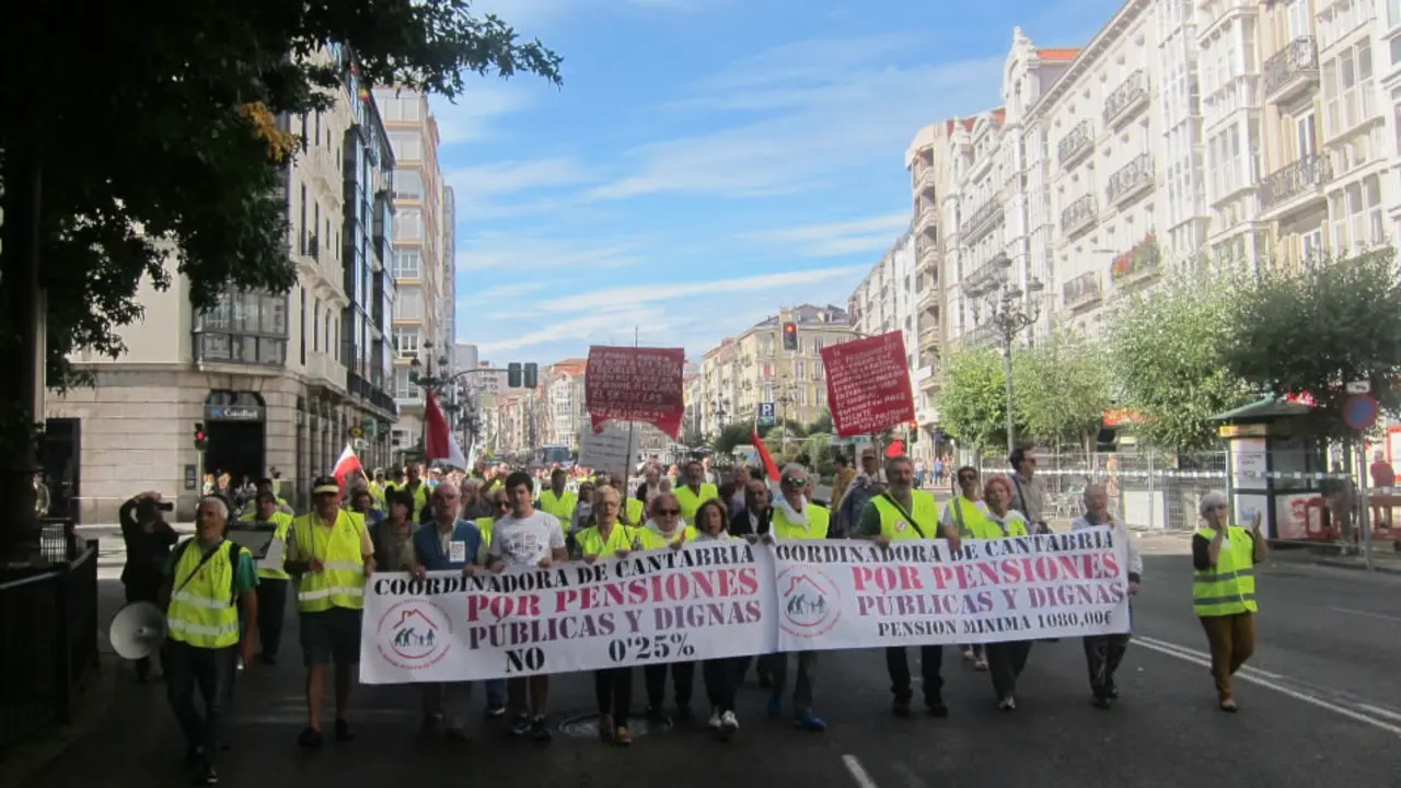 Manifestación Coordinadora de Cantabria en defensa de las pensiones públicas