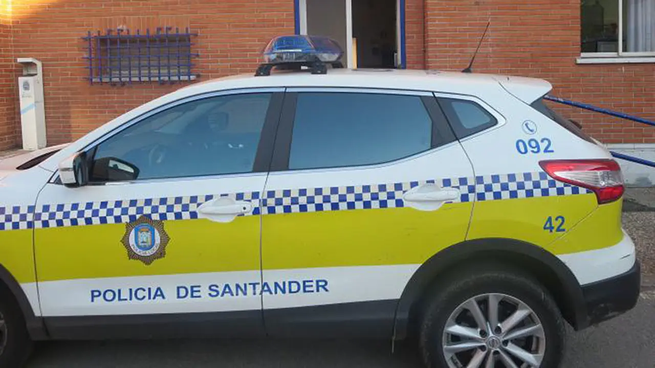 Coche de la Policía Local de Santander