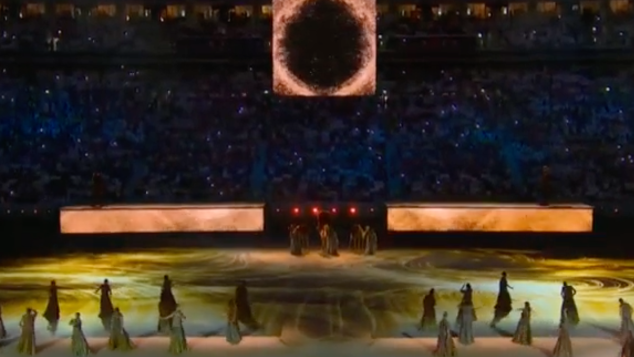 Un locutor confunde a un hombre sin piernas con un mono en la ceremonia de apertura del Mundial