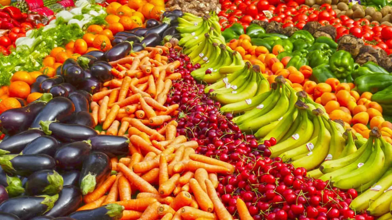 Frutas y verduras en un supermercado