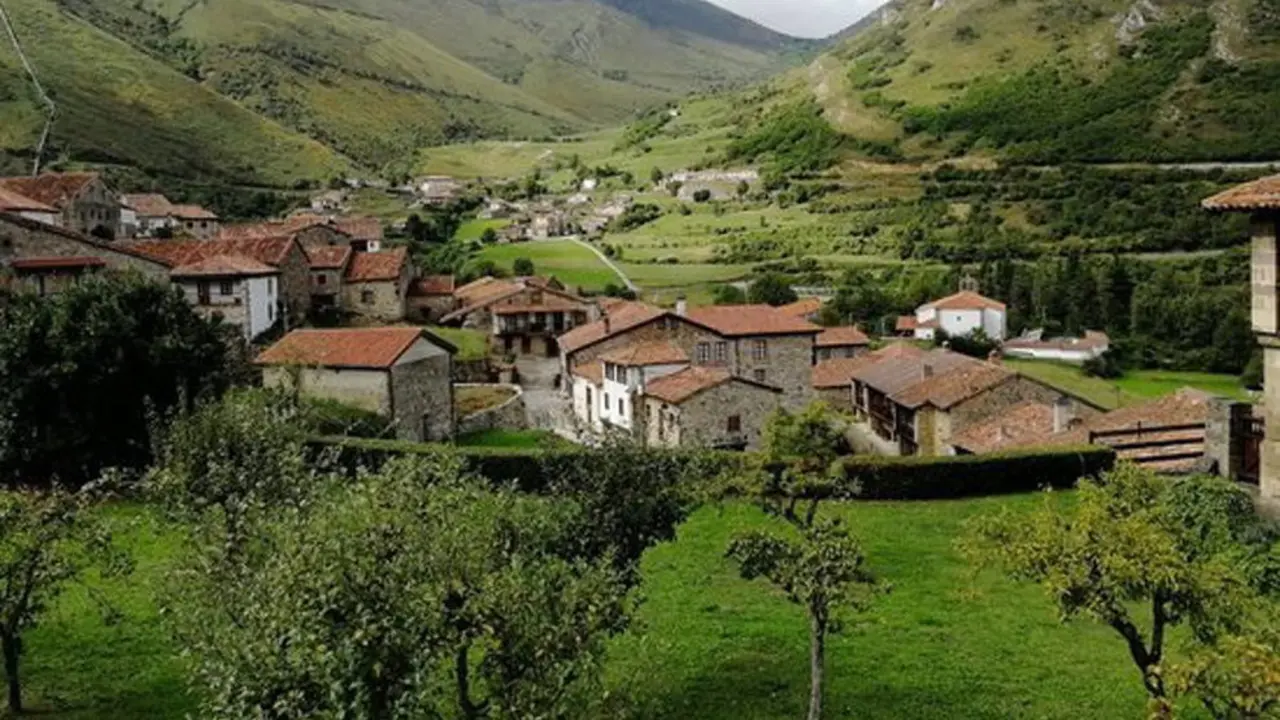 Ley de Ordenación del Territorio y Urbanismo de la comunidad autónoma