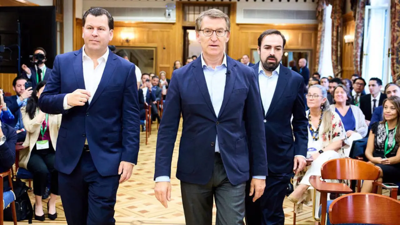 El presidente del Foro GYLF junto a Feijoó en un encuentro en el Palacio de la Magdalena | Foto- Juan Manuel Serrano