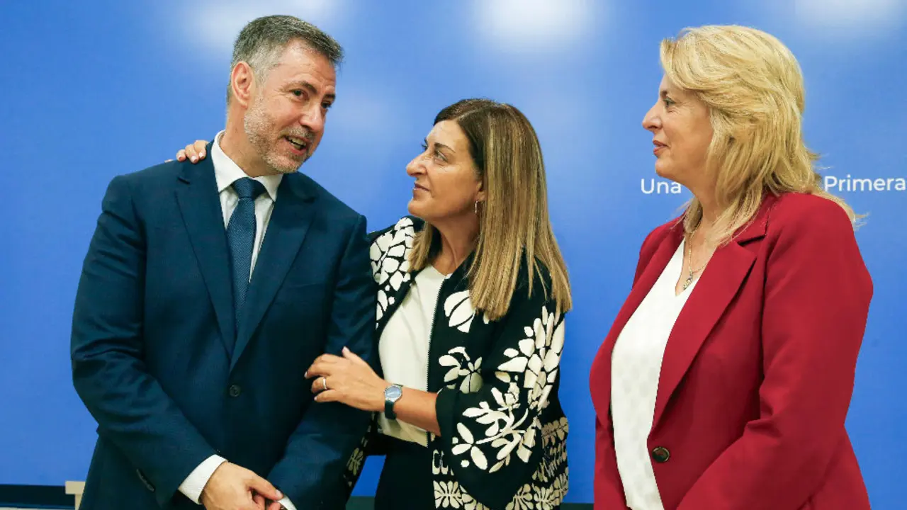 La presidenta de Cantabria, María José Sáenz de Buruaga, preside la toma de posesión de los consejeros de Cultura, Turismo y Deporte, Luis Martínez Abad, y de Desarrollo Rural, Ganadería, Pesca y Alimentación, María Jesús Susinos. 12 sep 24