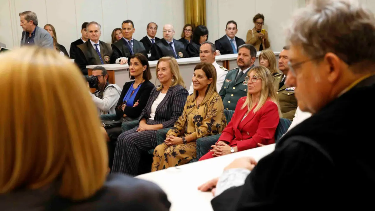 Jesús Dacio Arteaga, en el centro al fondo de la imagen, en el acto de apertura de los tribunales en Cantabria. Será el nuevo fiscal jefe en la comunidad autónoma