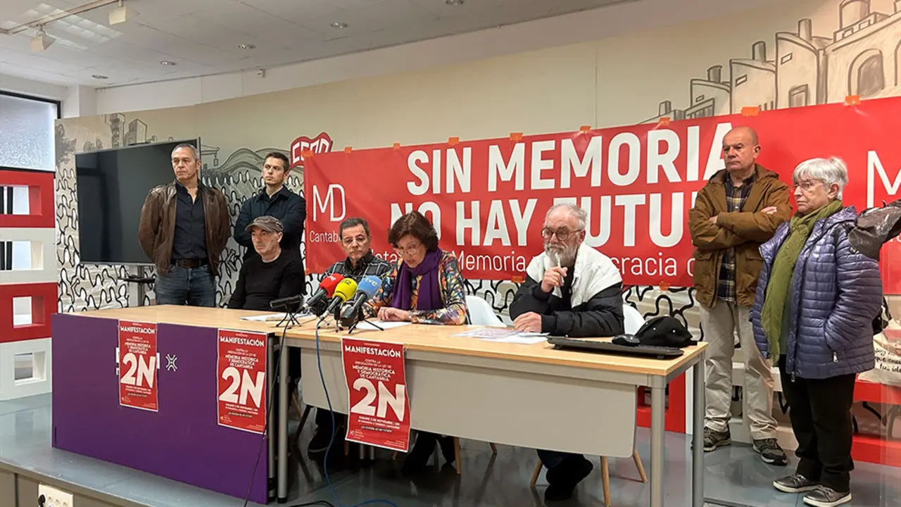 Rueda de prensa de la Plataforma Memoria y Democracia de Cantabria