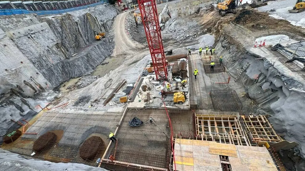 Excavación en la parcela de Puertochico y la losa de cimentación de las obras del futuro MUPAC