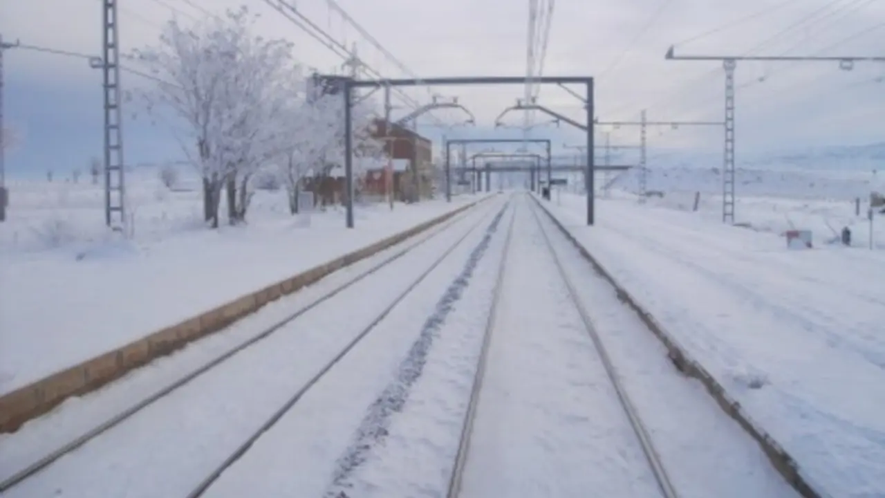 Vías de Adif tras una nevada