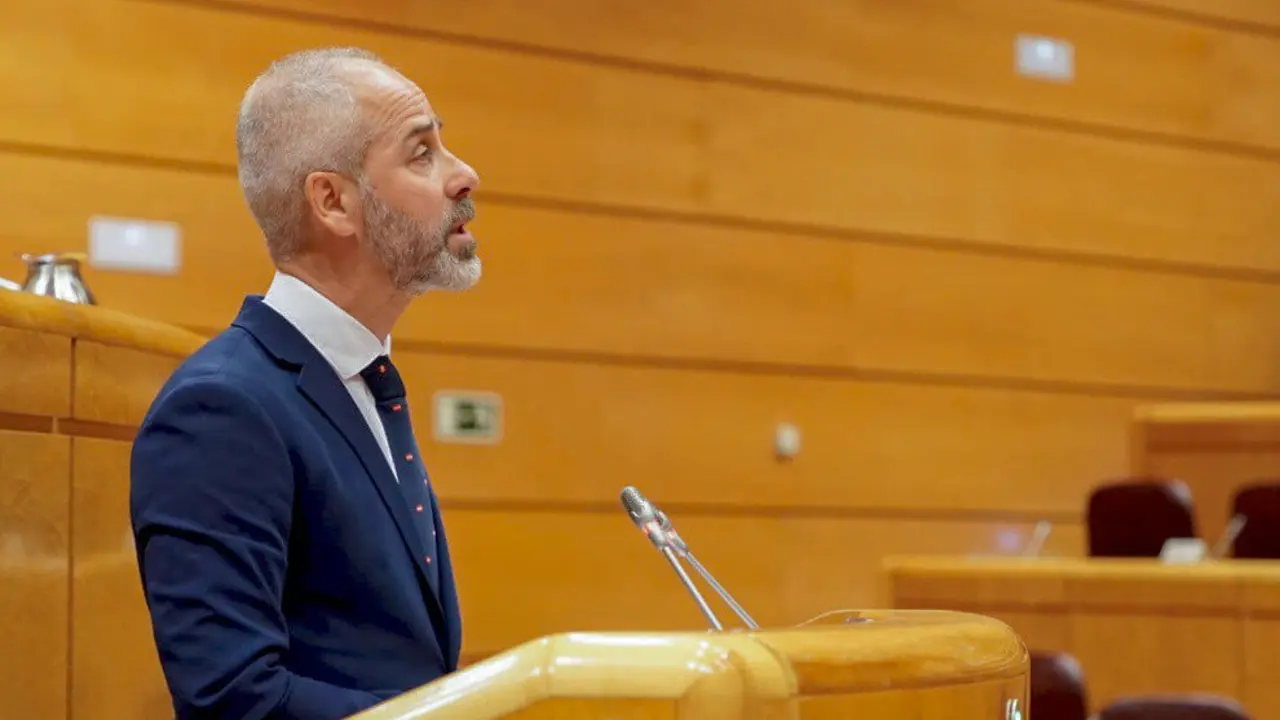 El consejero de Educación, Formación Profesional y Universidades, Sergio Silva, interviene ante la Comisión General de las Comunidades Autónomas sobre la ley de amnistía