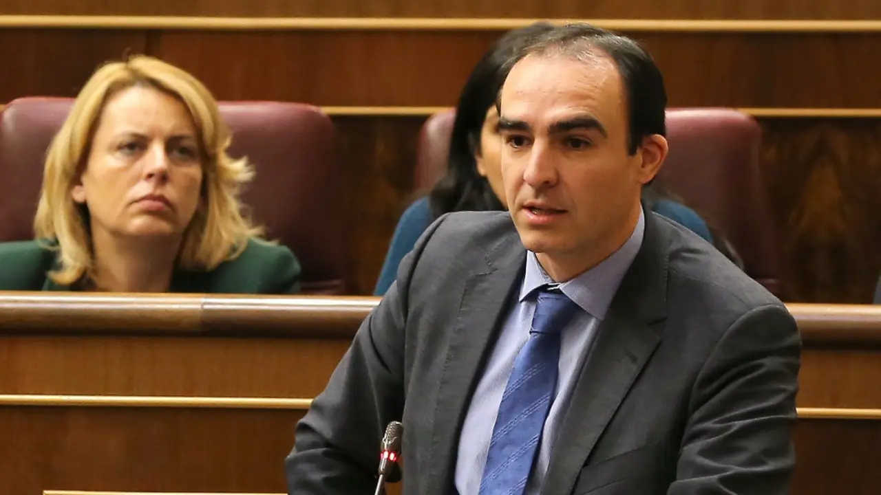 Javier Puente es el actual director general de Innovación, Desarrollo Empresarial y Emprendimiento del Gobierno del PP en Cantabria