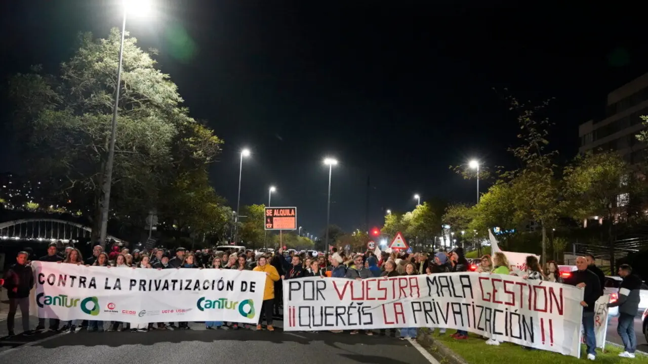 Concentración por las calles de Santander