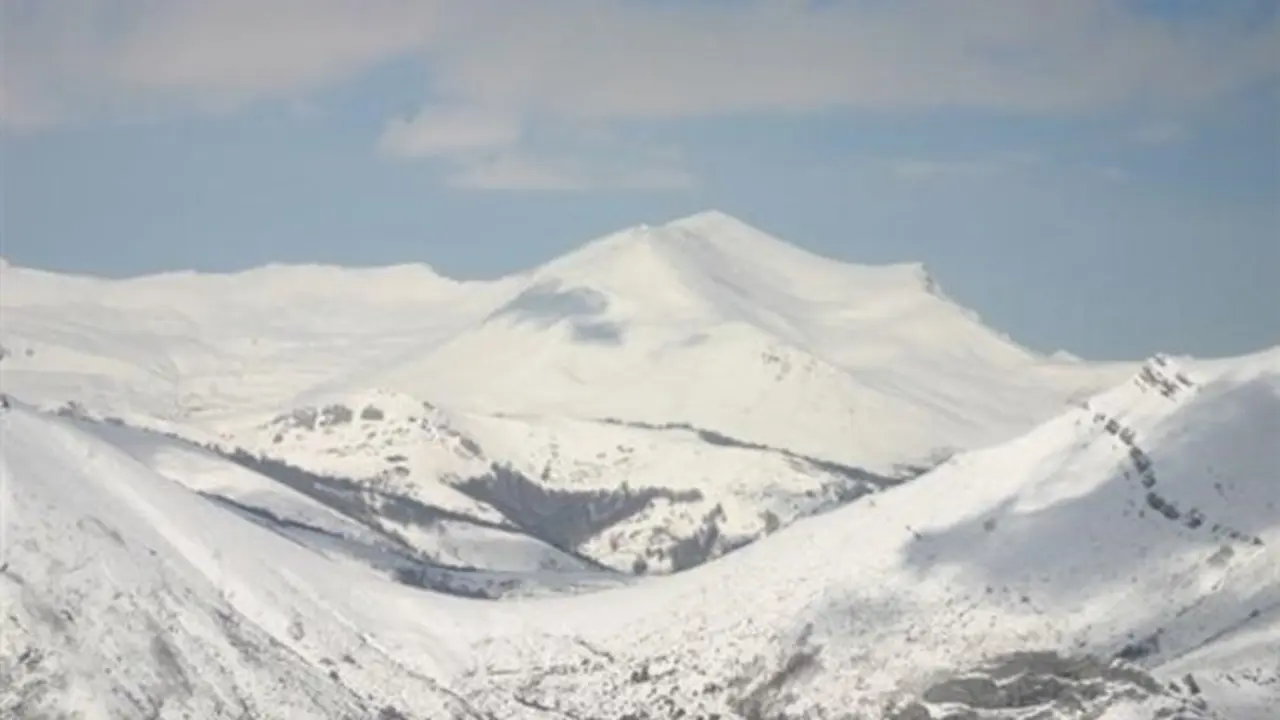 Vista de los Picos de Europa nevados