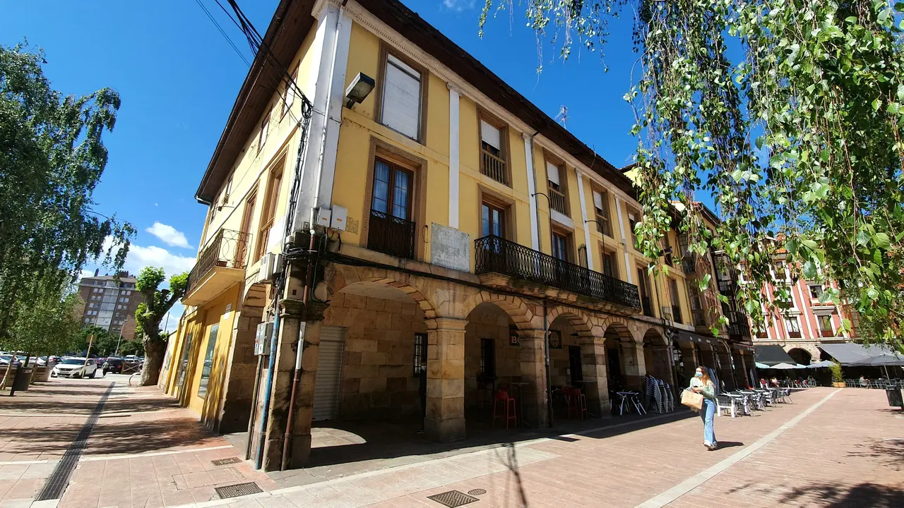 Edificio de la plaza Baldomero Iglesias