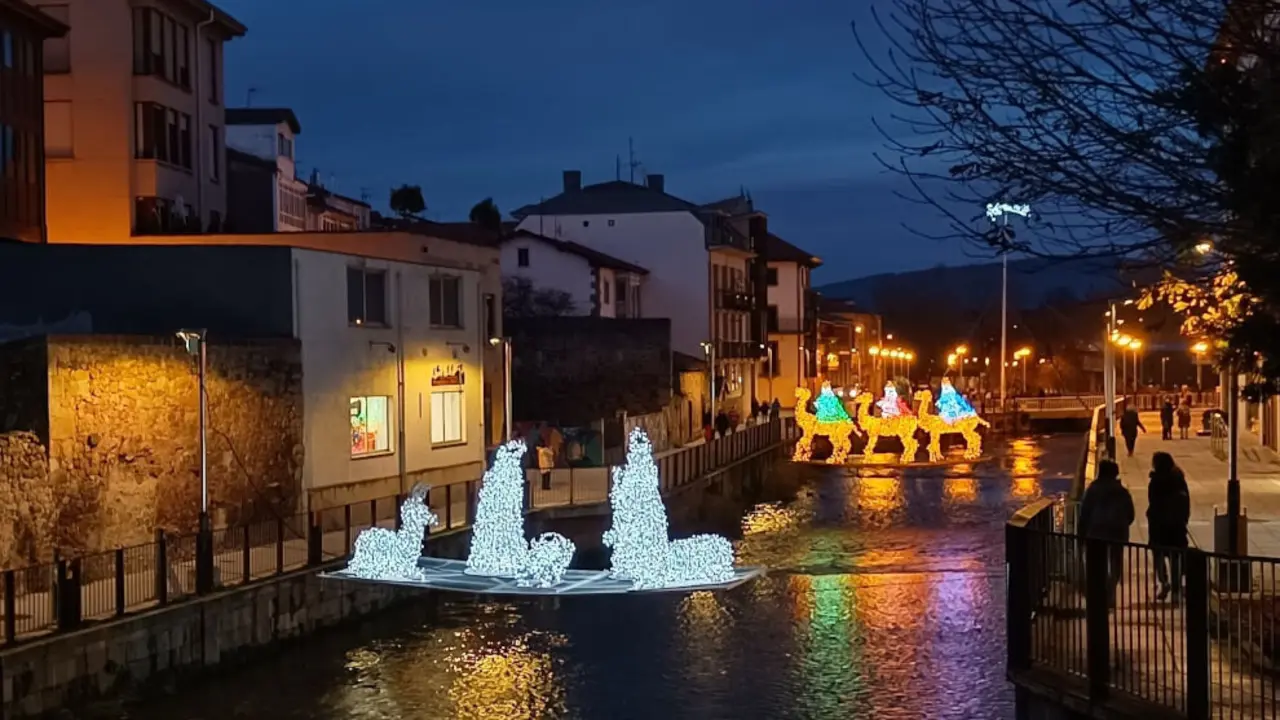 Luces de Navidad en Reinosa | Foto- Ayuntamiento de Reinosa