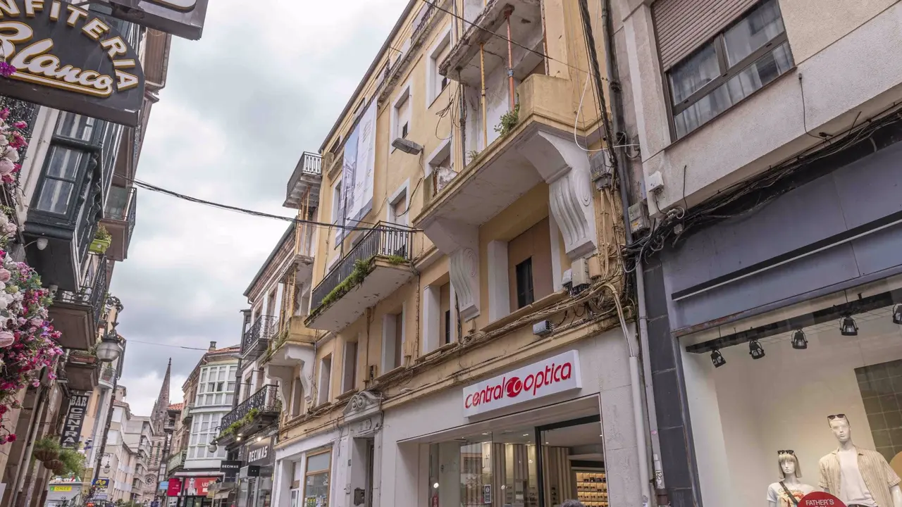 Edificio donde se han proyectado viviendas en la calle Consolación